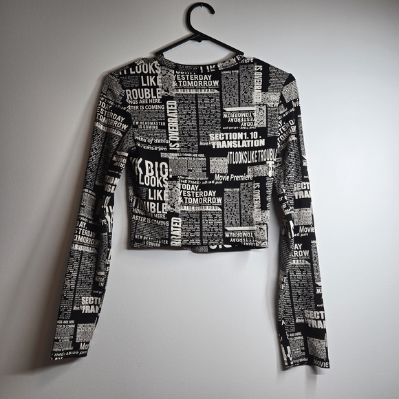Bershka News Papers Crop Top Size M - Picture 5 of 9